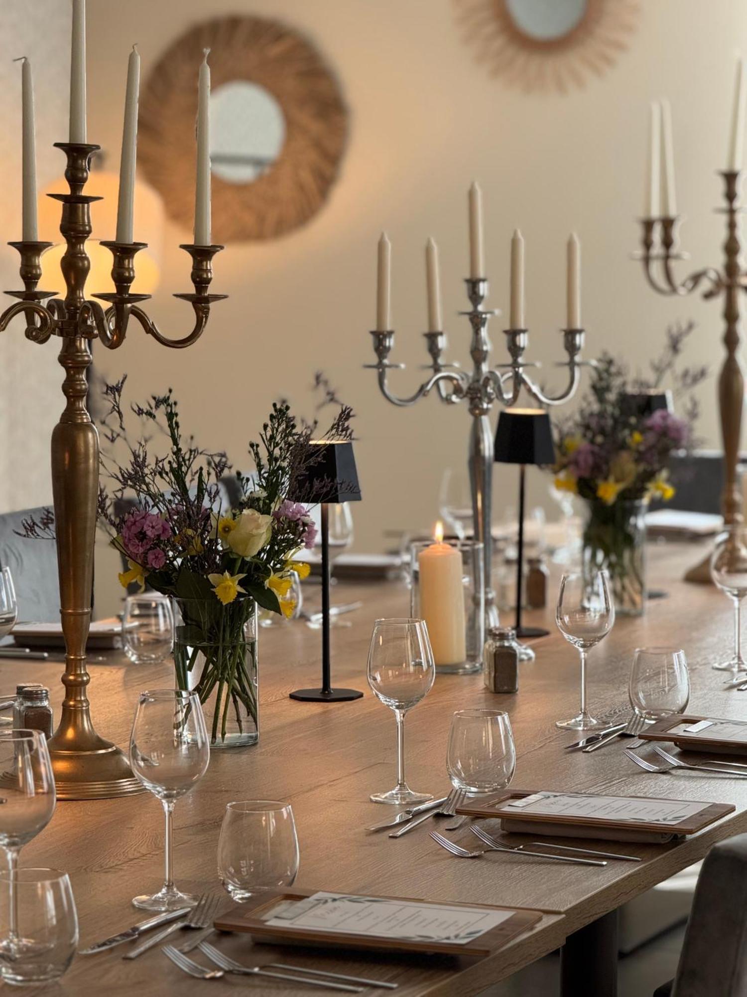 Du Commerce-restaurant Au Couteau